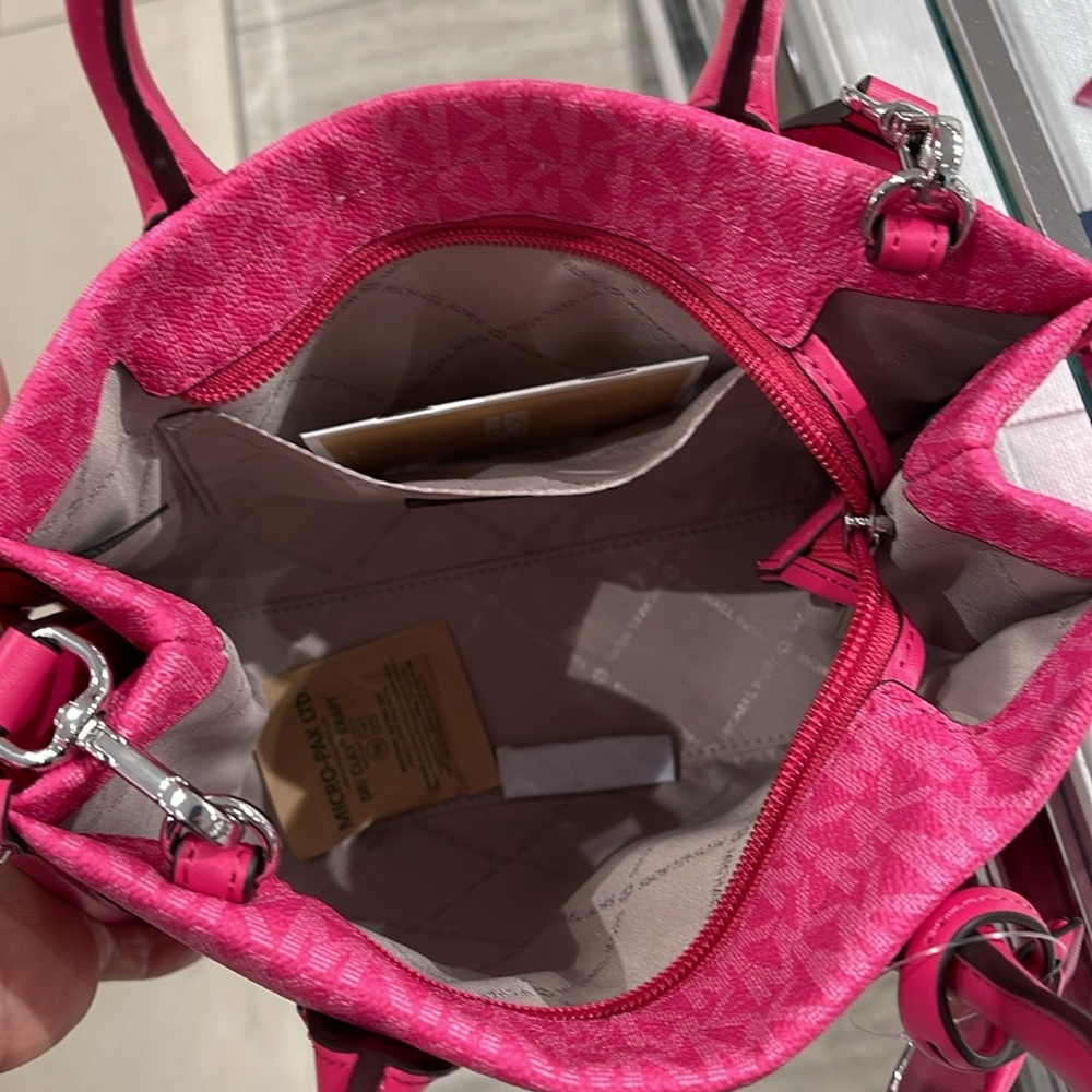 Michael Kors Mirella Small Signature Logo Crossbody Bag
Dragonfruit 
NWT - Picture 10 of 16